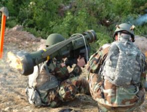 FGM-148 Javelin infrared anti-tank guided missile technical data sheet description information intelligence identification pictures photos images Raytheon Lockheed Martin